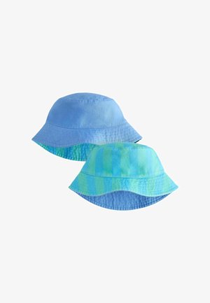 Kaksi käännettävää lierihattua, yksi yksivärinen vaaleansininen, toinen sinivihreillä pystysuorilla raidoilla.