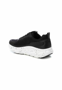 XTI Zapatillas - black