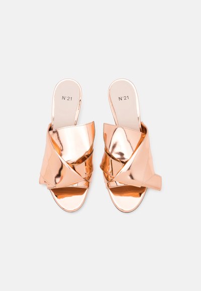 N°21 MULES - Mules à talons - copper