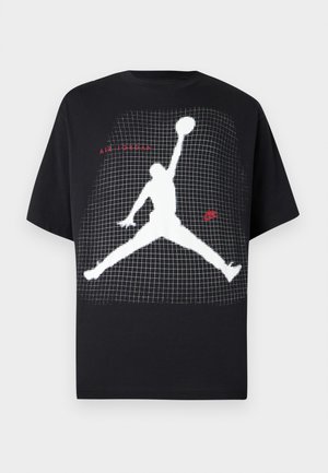 Juoda medvilninė marškinėliai su balta šokančio žmogaus silueto atspaudu, tinklelio raštu ir raudonu užrašu „Air Jordan“.