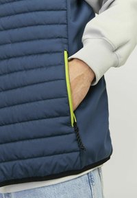 Jack & Jones COLLAR NOOS - Väst - ensign blue