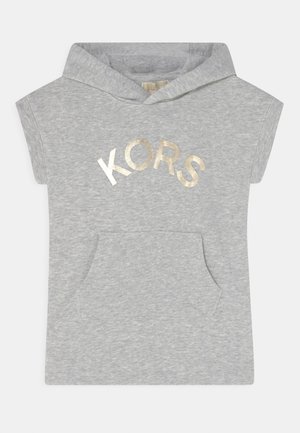 Szara krótka bluza z kapturem z kieszenią z przodu i metalicznym złotym napisem "KORS" na piersi.
