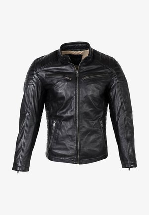 Zwarte leren jas met gequiltte schouderaccenten, ritszakken en een staande kraag. Gladde textuur en getailleerd ontwerp.