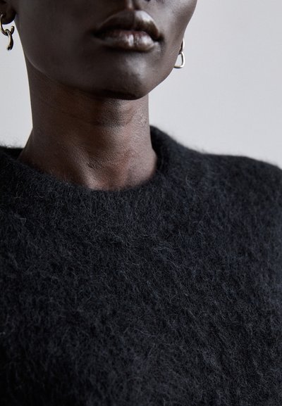 Main image 7, Enlarge