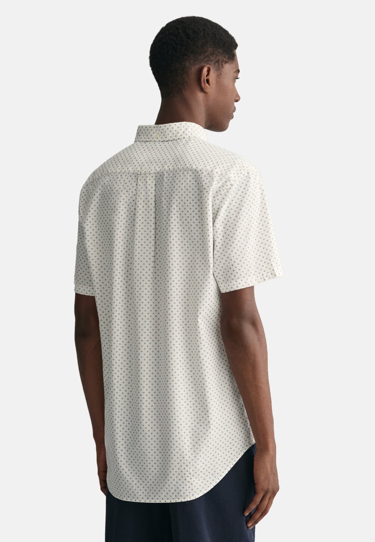 REGULAR FIT MICRO SHORT SLEEVE