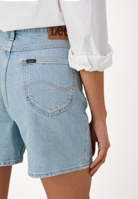 Lee STELLA - Short en jean - light story