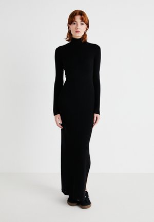 KNITTED DRESS - Maxi šaty - black
