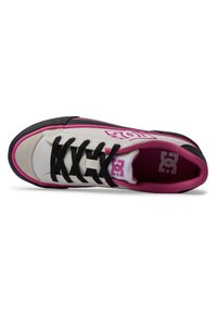 DC Shoes CHELSEA - Trainers - wai white black pink
