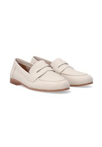 Beige Lederloafers mit gesticktem Zehendesign, ausgestattet mit einem niedrigen Holzabsatz und einem geteilten Riemenakzent auf dem Obermaterial.