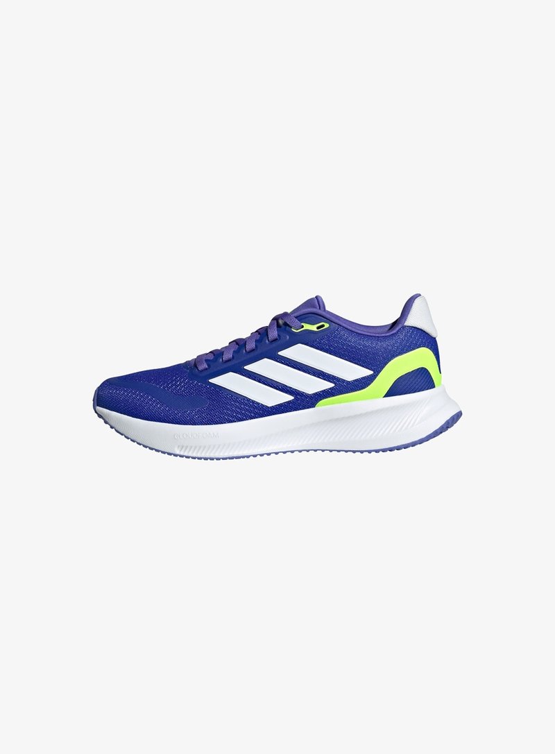 Chaussure de sport violette avec trois bandes blanches, accentuée par un panneau de talon vert lime. Tige en mesh léger et semelle blanche rembourrée.