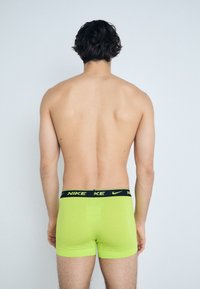 Nike Underwear TRUNK 3 PACK - Calzoncillos - cyber/solid grey/dark pony