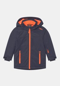 Giacca blu navy con accenti arancioni, dotata di cappuccio, chiusura frontale a zip e due tasche laterali con zip. Tessuto morbido e materiale impermeabile.