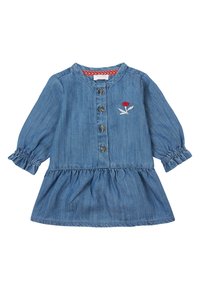 Denim jurk met lange mouwen, knopenlijst aan de voorkant en gerimpelde zoom. Heeft rode bloemenborduursels op de borst. Zachte textuur en lichtblauwe kleur.