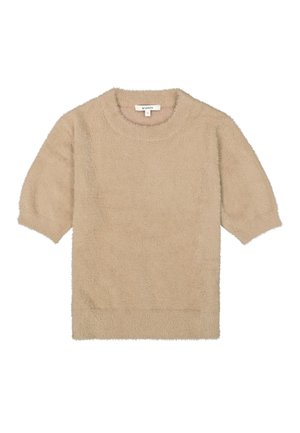 Pull beige, doux, fabriqué dans un tissu texturé avec un col rond et des manches courtes ; présente une coupe ample et décontractée.