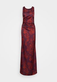 Rochie lungă, fără mâneci, din satin burgund închis cu un model floral roșu. Dispune de un corset ajustat și o fustă fluidă cu textură.
