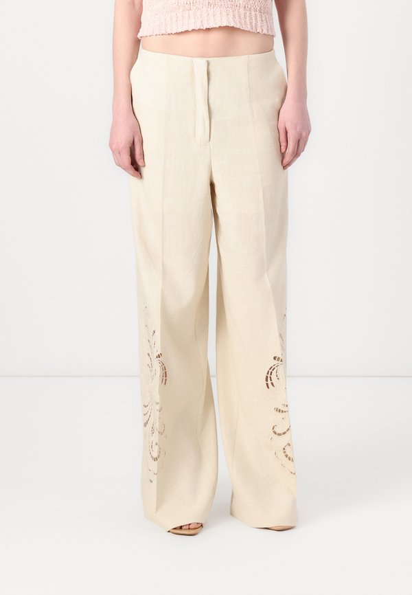 TROUSERS - Stoffhose - beige