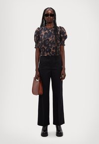 MUNTHE TUKINIS - Bluse - brown