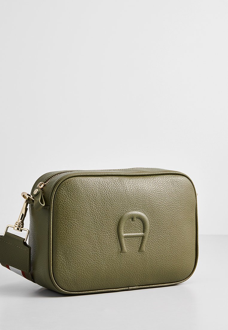 Geantă crossbody