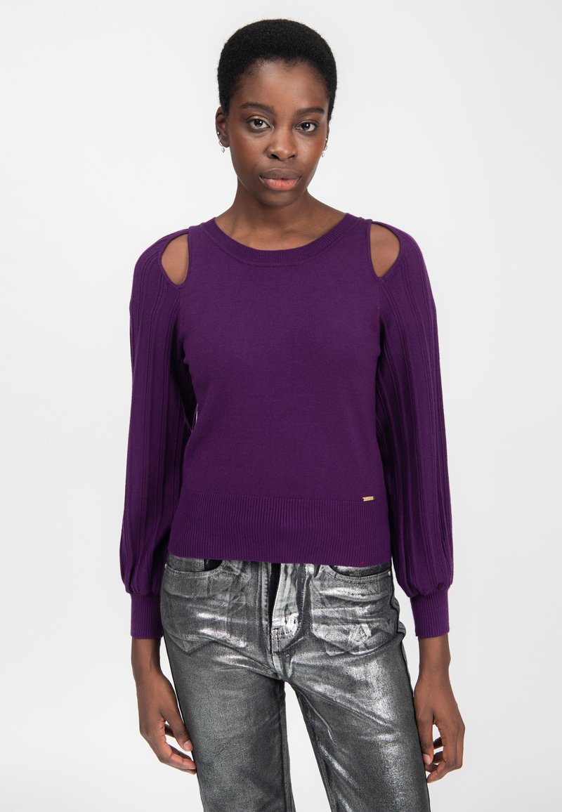 INFLUENCER CUT-OUTS SHOULDER - Strickpullover - purple