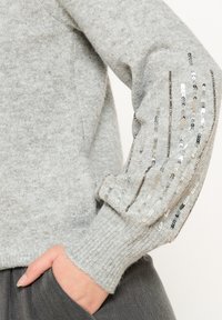 LolaLiza Pulover - lt grey
