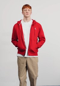 Jordan HOODIE - Jaka ar rāvējslēdzēju - gym red/(white)