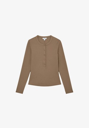 Brūns garām piedurknēm tops ar apaļu kakla izgriezumu, pogu aizdari, ribotu tekstūru un piegulošu dizainu. Gluda auduma un saīsināta apakša.