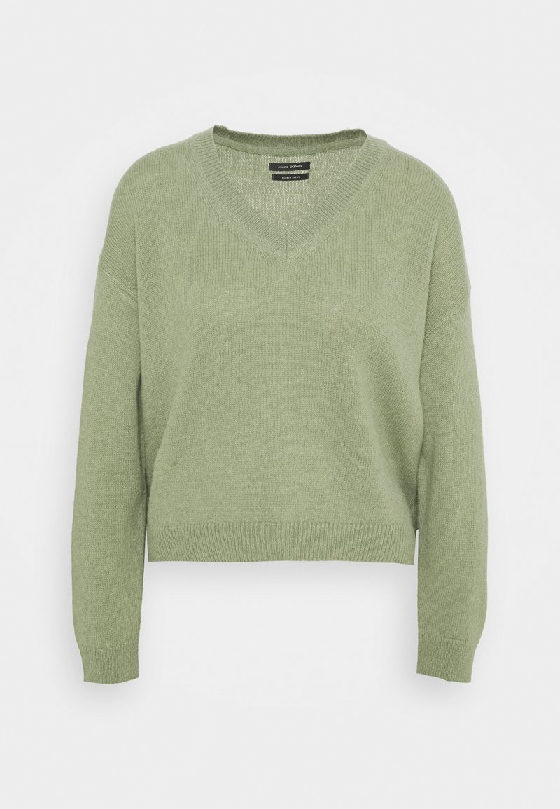 Pull vert clair en tricot à col en V avec manches longues et poignets et ourlet côtelés, présenté sur un fond blanc uni.