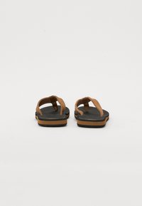 Thumbnail Image 3