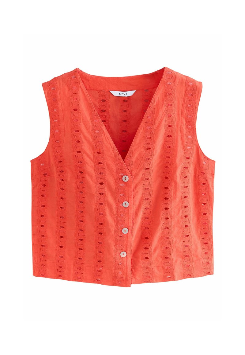 Blusa senza maniche rossa con scollatura a V, caratterizzata da motivi ricamati a giorno, cinque bottoni bianchi sul davanti e un tessuto testurizzato.