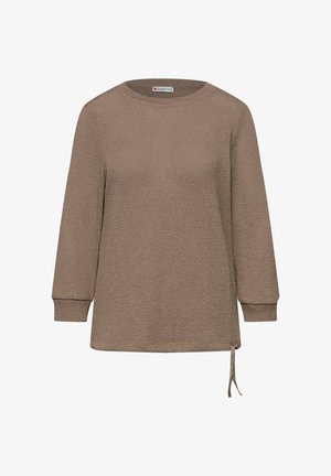 Bruine gebreide trui met lange mouwen, ronde hals en verstelbaar trekkoord aan de linkerkant van de zoom, zonder zichtbare patronen of logo's.