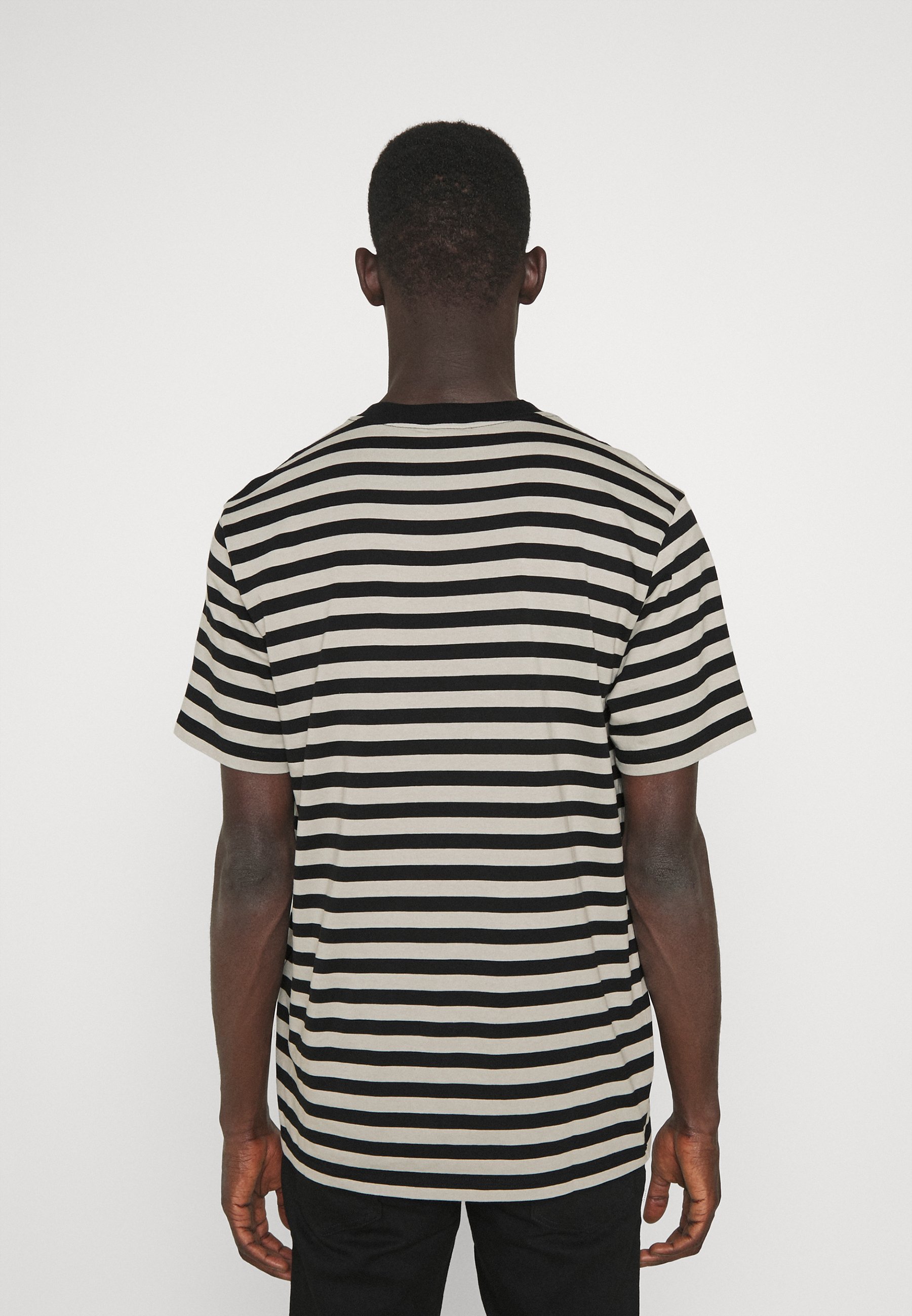 Men SCOTTY POCKET - Print T-shirt Men SCOTTY POCKET - Print T-shirt