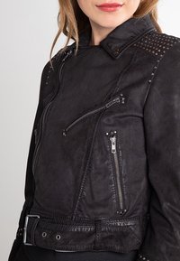 Oakwood Skinnjacka - black