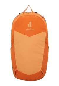 Zaino arancione in nylon, caratterizzato da un design geometrico con due tonalità di arancione, logo del marchio e una maniglia superiore per il trasporto.