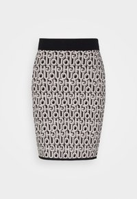 Bodycon rok met een zwarte elastische tailleband, beige stof met een herhaald gedurfde zwarte letterpatroon, zachte textuur, knie-lange uitstraling.