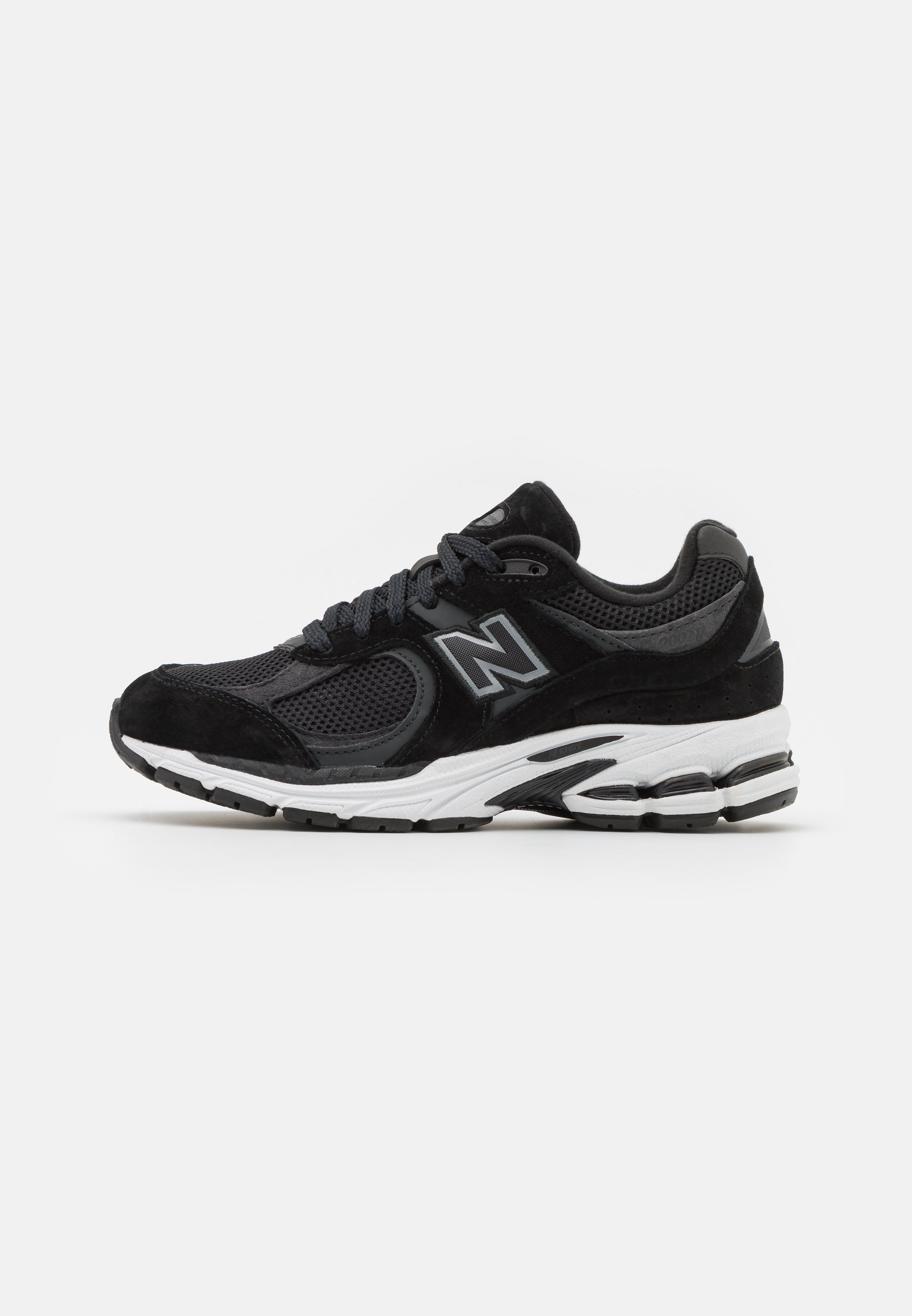 New Balance M2002 UNISEX - Sportbačiai - black/juoda - Zalando.lt