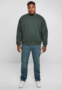 Urban Classics ULTRA HEAVY CREW - Sweatshirt - bottlegreen