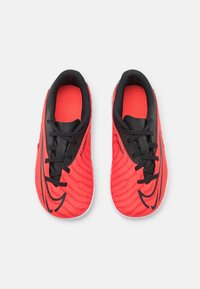 Nike Performance Halowe buty piłkarskie