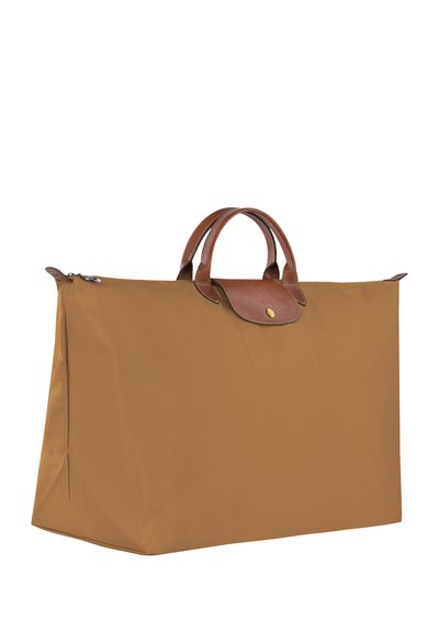 Braune Nylon-Tote-Tasche mit Lederakzenten und -griffen. Große, rechteckige Form mit einem Reißverschlussverschluss und einem flachen Boden für Stabilität.