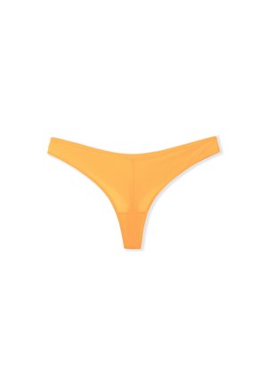 Perizoma arancione con una texture liscia e trasparente, progettato con una copertura minima. Presenta lati sottili e una silhouette semplice.