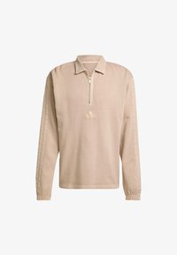 Unselected, warm sandstone