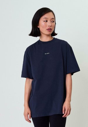 Basic T-shirt - blackberry