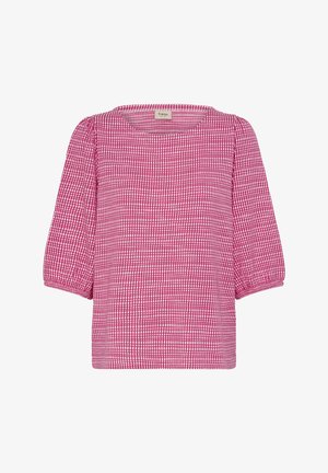 Roosa pluus valge ruudulise mustriga, ümmarguse kaelusega ning puffitud kolmveerandvarrukatega.