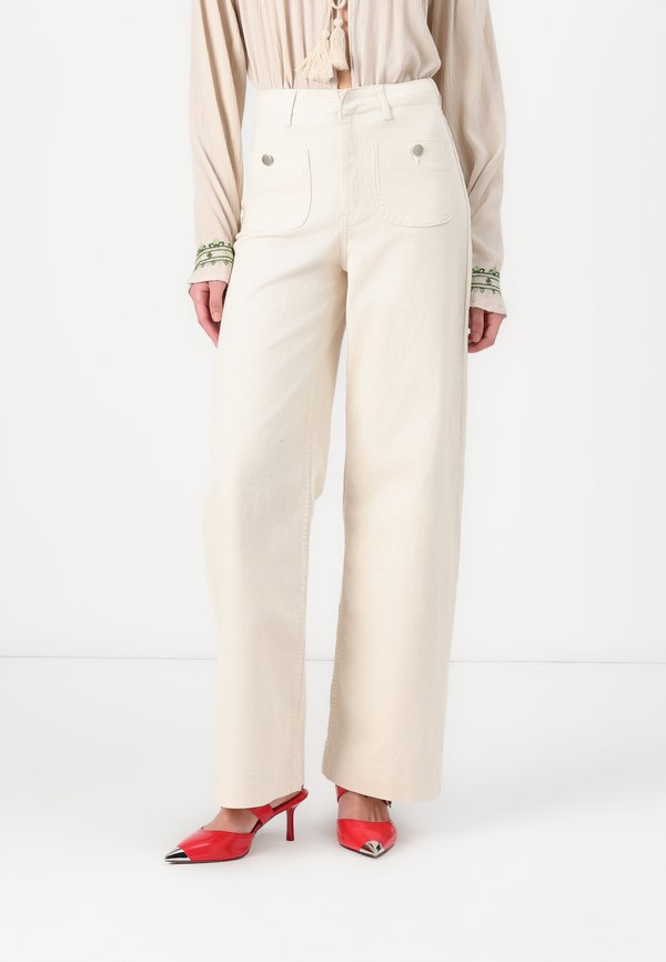 VMKAYLA WIDE POCKET - Wide Leg - ecru