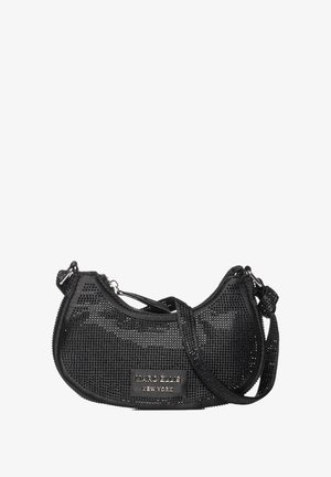 Mini handbag nera perforata con forma curva, tracolla regolabile e zip metallica. Presenta una etichetta in pelle con il marchio sul davanti.