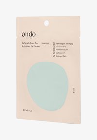 Il packaging delle patch per gli occhi antiossidanti a base di caffeina e tè verde presenta uno sfondo rosa, una patch ovale blu chiaro e dettagli del prodotto in testo nero.