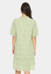 Saint Tropez GELEKSASZ  - Vapaa-ajan mekko - smoke green