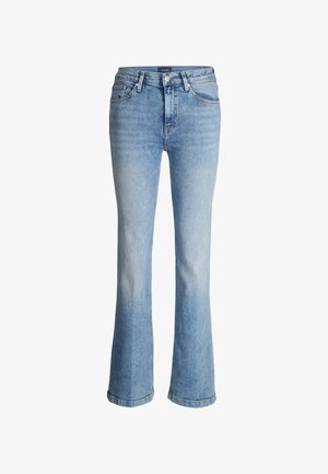 Lichtblauwe denim flared jeans met een taille op middelhoogte, vijf zakken, gestikte accenten en een zichtbare knoopsluiting. Gladde textuur over het geheel.