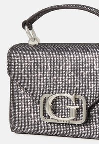 Guess ZALINA MINI TOP HANDLE FLAP - Sac à main - pewter