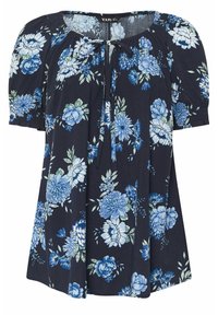 Blusa floral azul marino con mangas abullonadas, que presenta flores azules y verdes, un escote atado y un diseño de ajuste relajado con un dobladillo fluido.