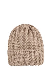 Knit beanie in beige, featuring a ribbed texture, rolled cuff, and soft material. Smooth finish with defined vertical lines.